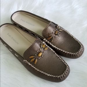 ENZO ANGIOLINI BEADED SLIP ON FLAT MULES SHOES 7.5